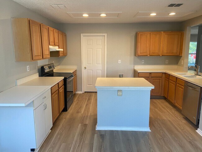 Building Photo - 1220 Crabtree Ct