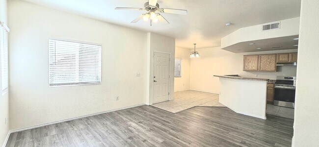 Building Photo - Beautiful 3 Bedroom, 2 Bath Condo In The NE!