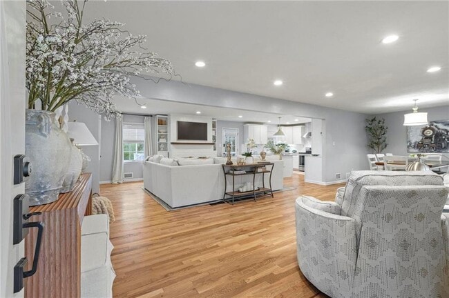 Building Photo - 120 Timber Creek Terrace