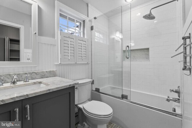 Building Photo - 9102 Volunteer Dr