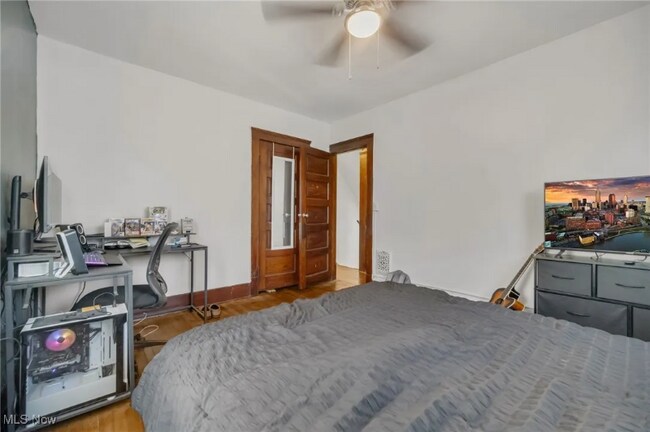 Building Photo - 1433 E 112th St