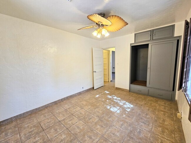 Building Photo - A charming 3-bedroom, 2-bathroom house in ...