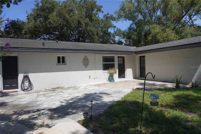 Building Photo - 401 Palm Springs Dr