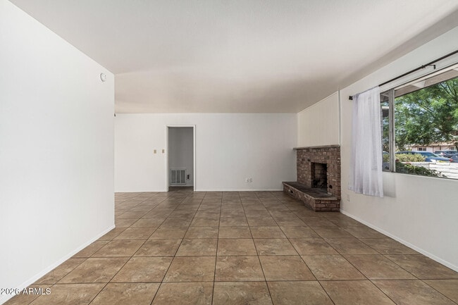 Building Photo - 1213 E Riviera Dr