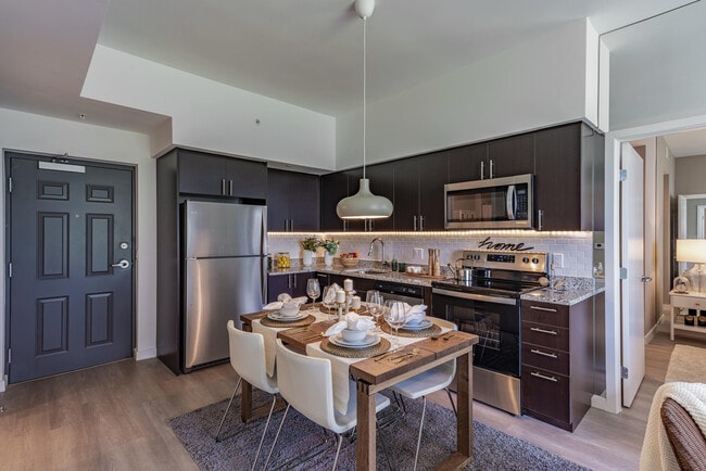 Building Photo - Palm Beach Preserve