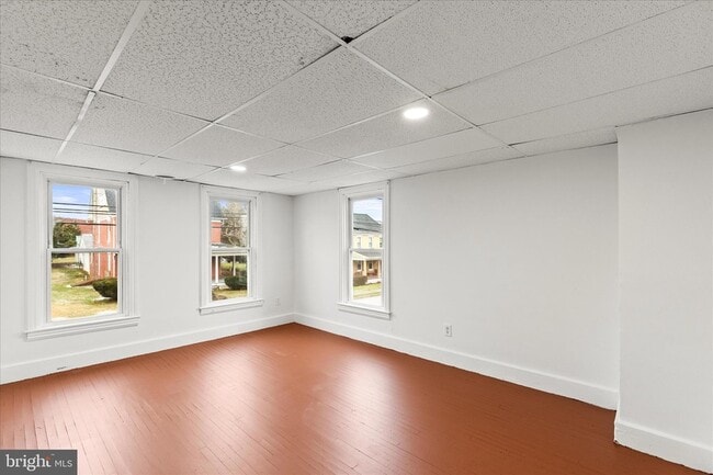 Building Photo - 6 N Main St