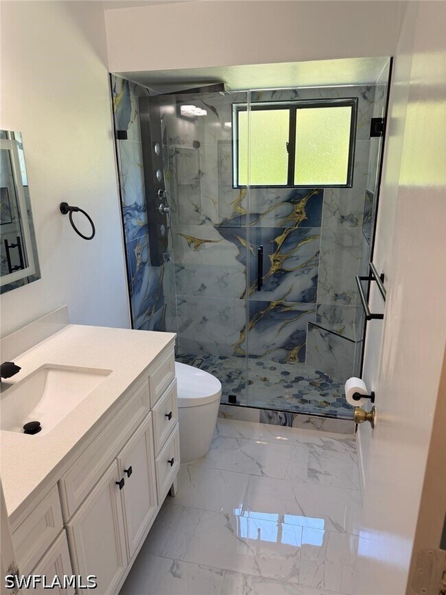 Building Photo - 1325 SW 28th St