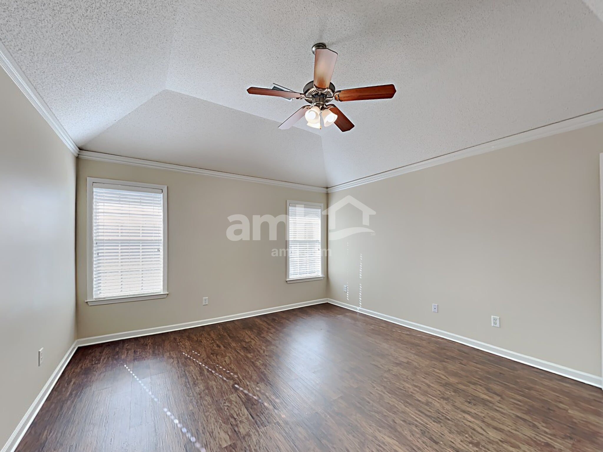 Building Photo - 1027 Stable Run Dr