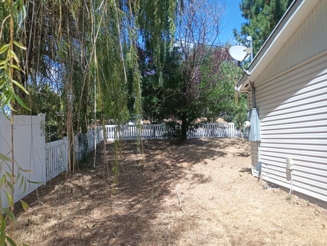 Building Photo - 381 4th N St