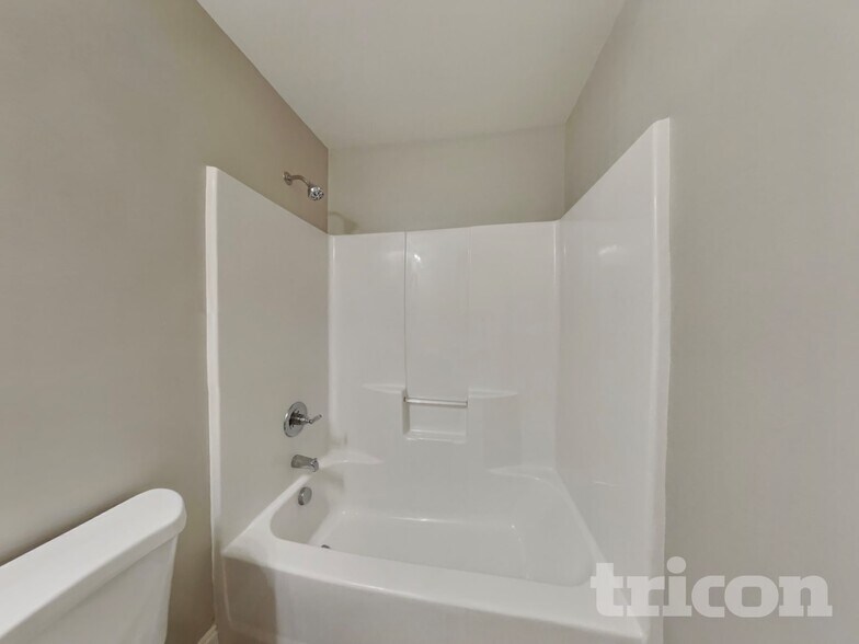 Building Photo - 302 Oxfordshire Dr