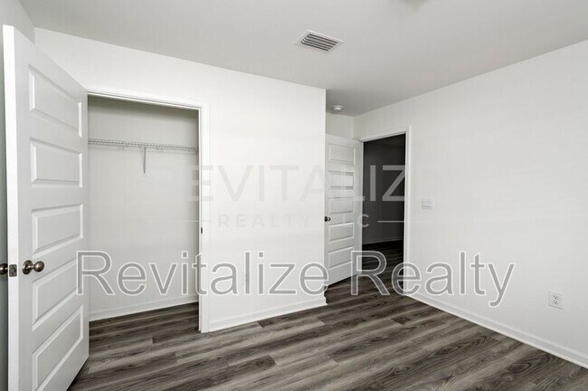 Building Photo - 428 Preston Wy