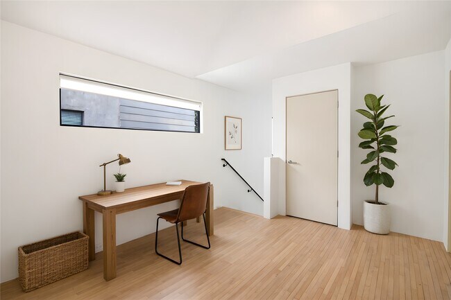 Building Photo - 730 Tulane St