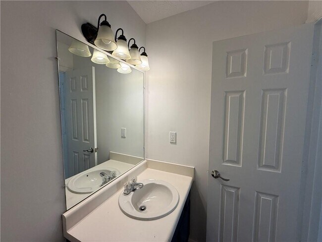 Building Photo - 3859 Meadow Creek Dr