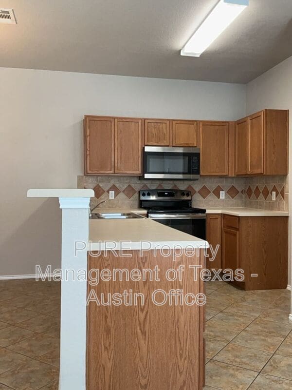 Building Photo - 302 Windridge Village Cove