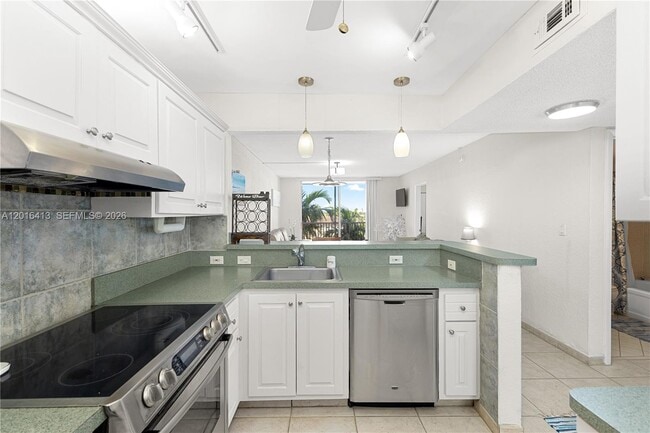 Building Photo - 1391 S Ocean Blvd