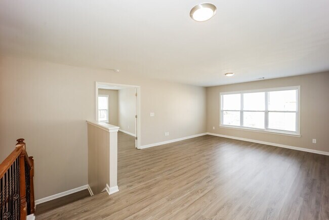 Building Photo - 10 Carlisle St