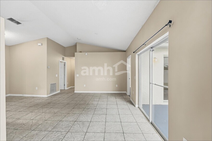 Building Photo - 2423 Hybrid Dr
