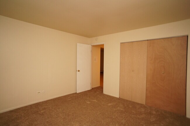 Building Photo - 1101 Florence Ave