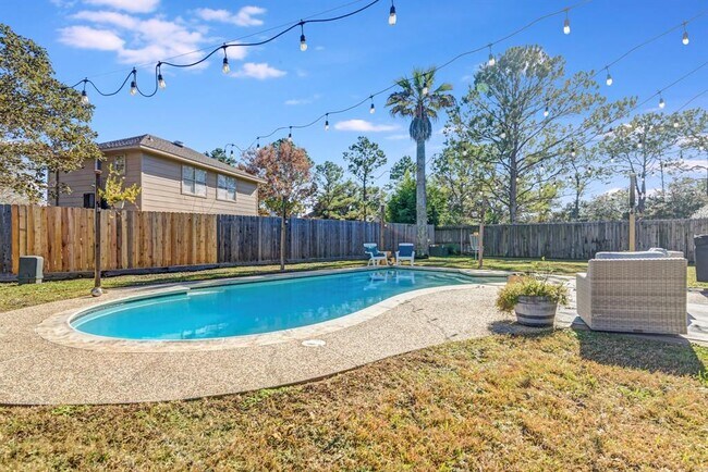 Building Photo - 2409 Daytona Ct