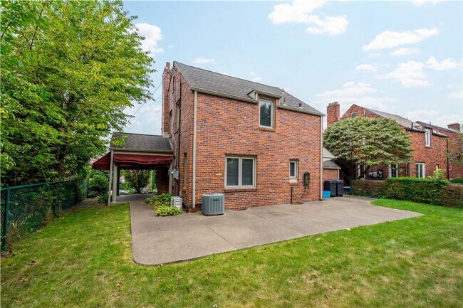 Building Photo - *Beautiful 2BD/2BA Single-Family Home Available in Brentwood*