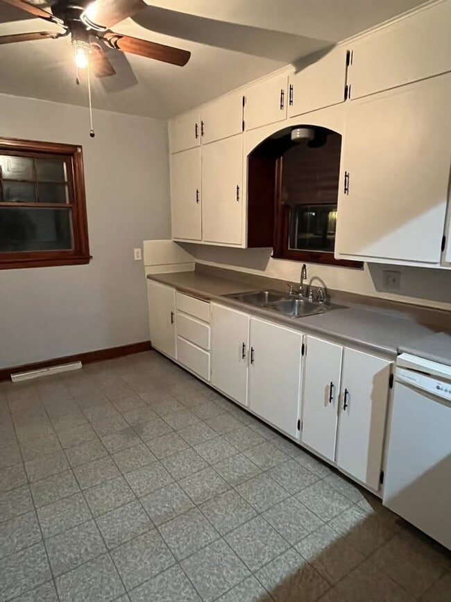 Building Photo - 229 W Marquette St