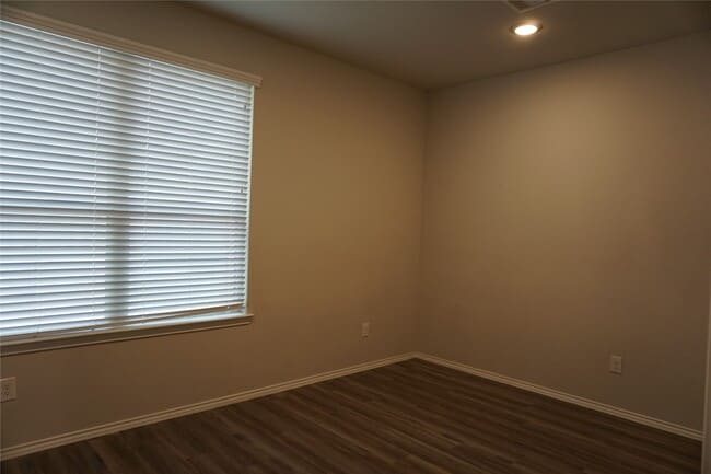 Building Photo - 10197 Barberry St