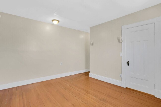 Building Photo - 3 Sumner Ave