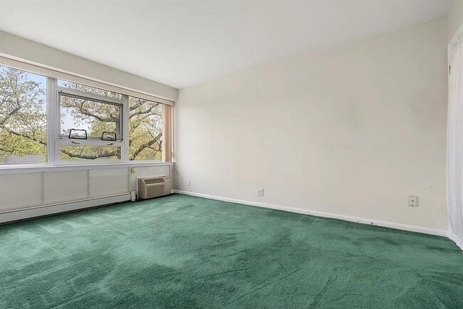 Building Photo - 10 Hammond Pond Pkwy