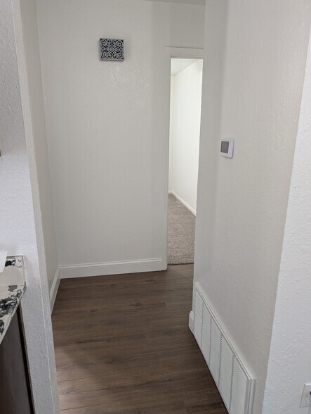 Building Photo - 200 Bonnie Bell Ln