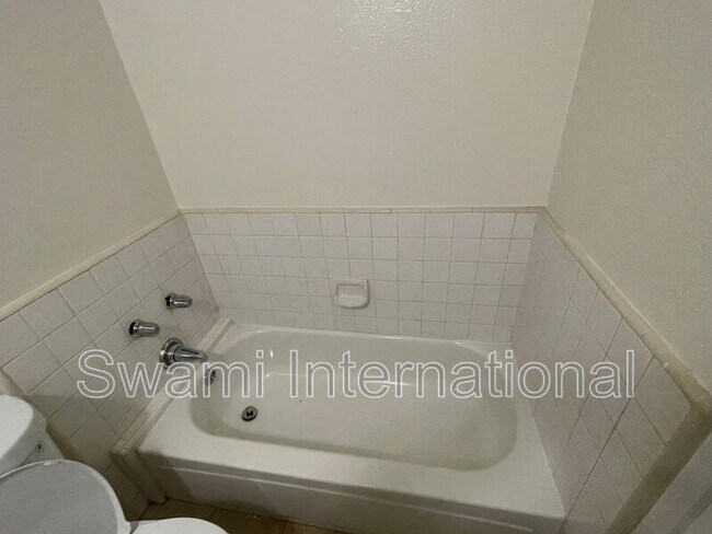 Building Photo - 345 Stepney St