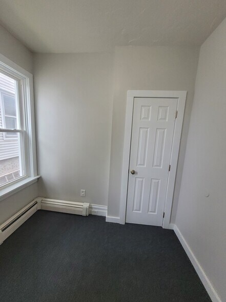 Building Photo - 225 Pleasant St