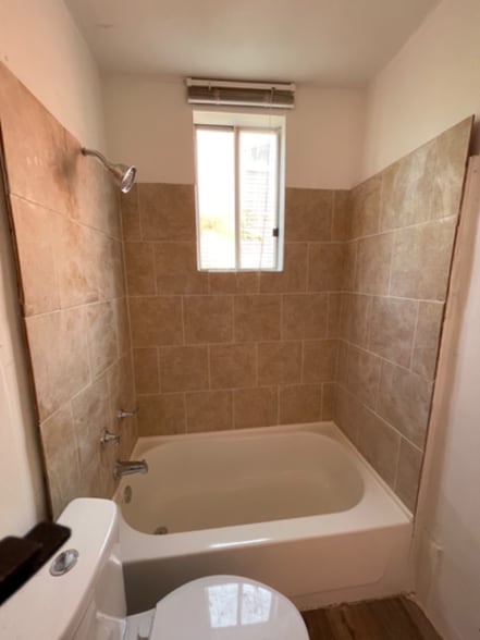 Building Photo - 1247 Leishman Ave