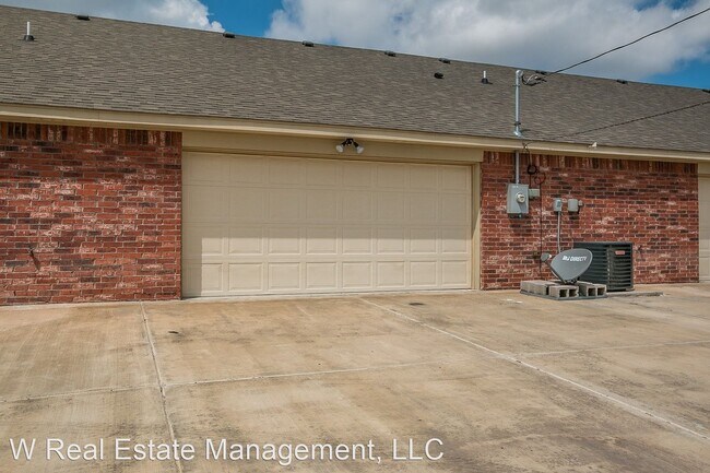 Building Photo - 4540 S Mirror St