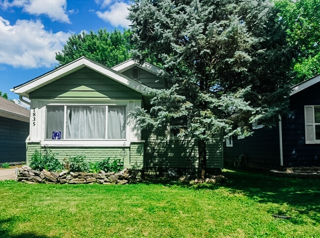 Building Photo - 1835 New St