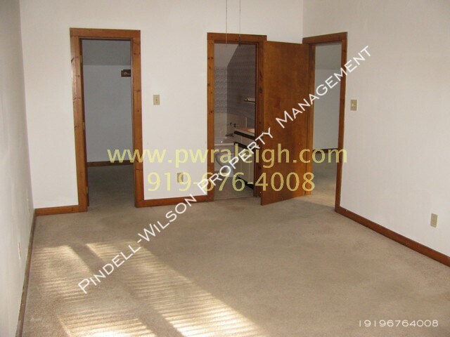 Building Photo - Top of the Pines Spacious Townhome