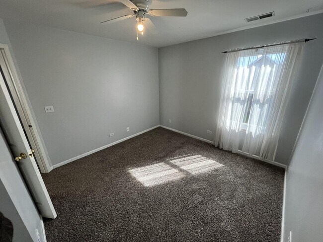 Building Photo - 3896 Baybrook Dr