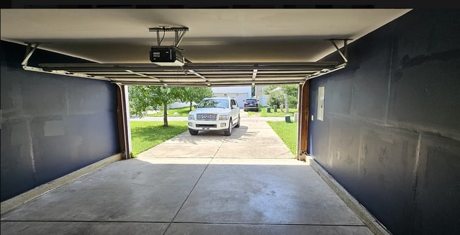 Building Photo - 2743 Brewster Ln