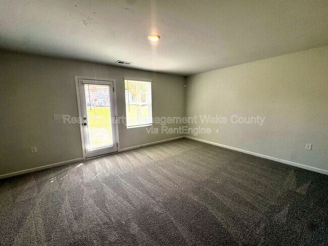 Building Photo - 2727 Chert Ln