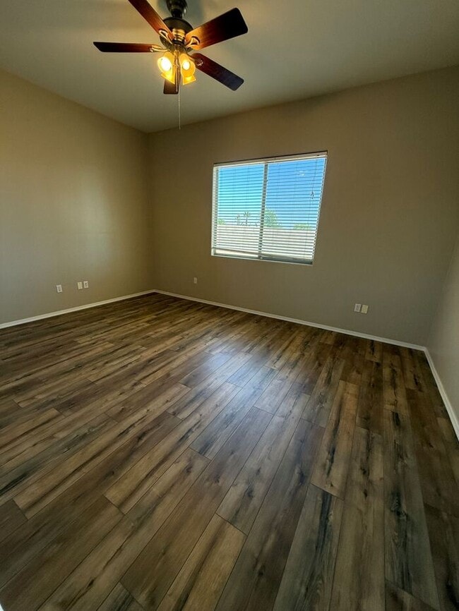 Building Photo - House For Rent