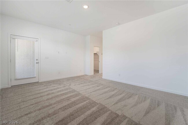 Building Photo - 2558 Venetia Pointe St