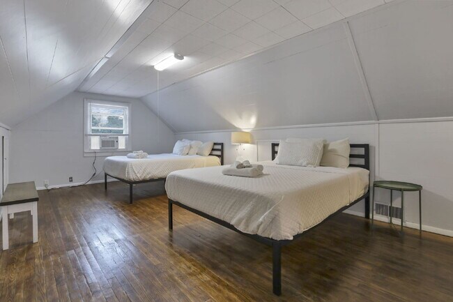 Building Photo - Beautifully Updated 3-Bedroom Home – Spacious, Modern, and Move-In Ready!