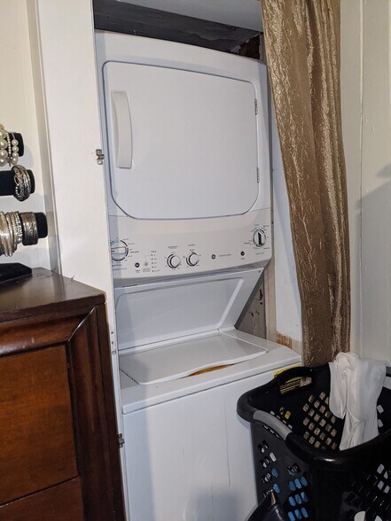 2nd bedroom/laundry closet - 630 N 6th St