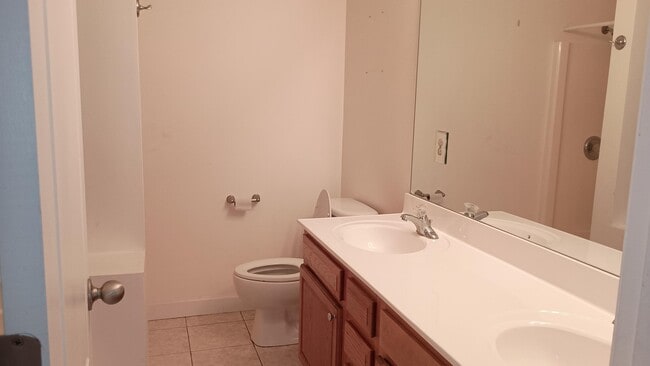 Building Photo - 1471 Blue Heron Pte