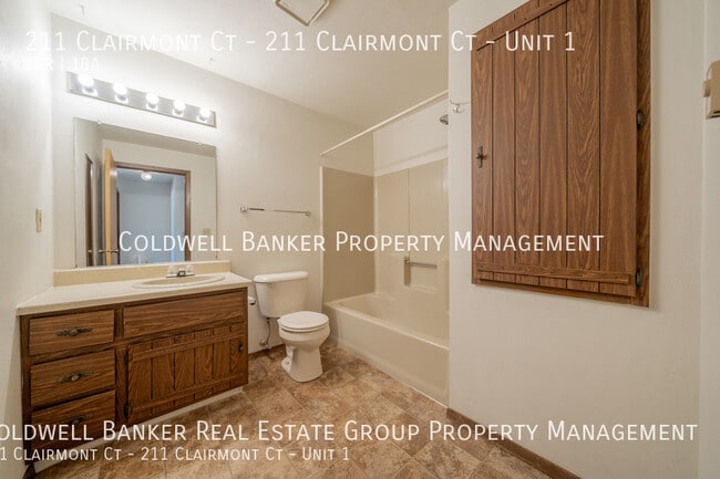 Building Photo - 211 Clairmont Ct
