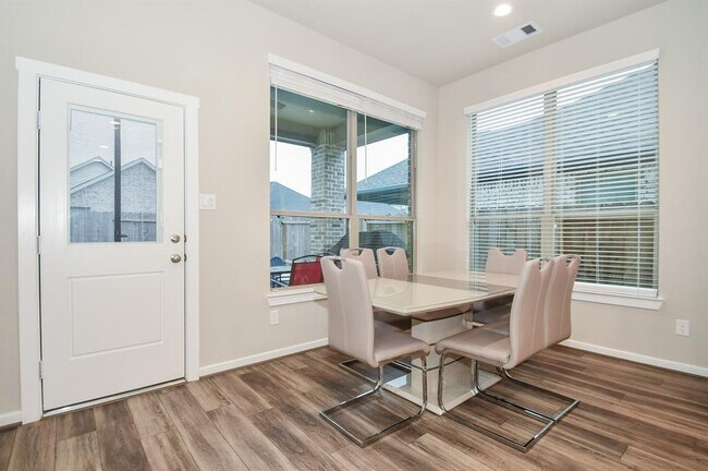 Building Photo - 31207 Birch Mills Dr
