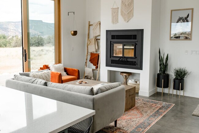 Primary Photo - 2387 2500 S