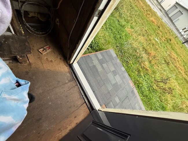 Building Photo - 4bd 1ba Home