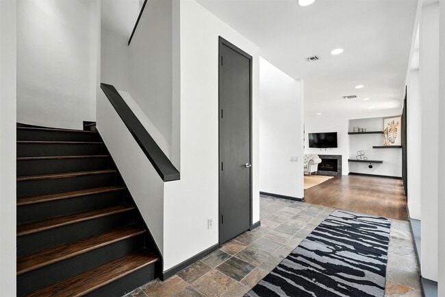 Building Photo - 2019 McClendon St
