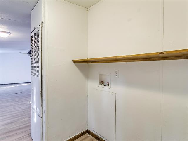 Building Photo - 1802 Whispering Oaks St