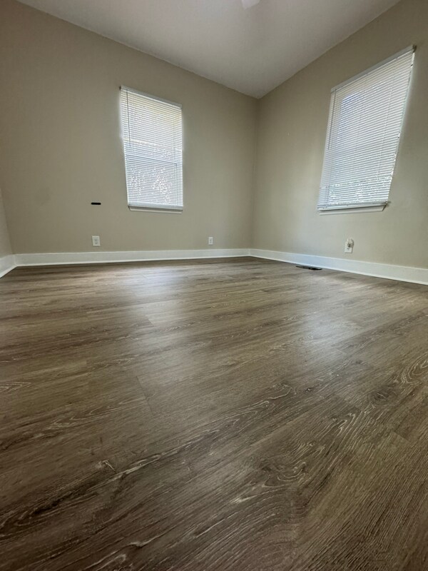 Building Photo - 160 Adams St